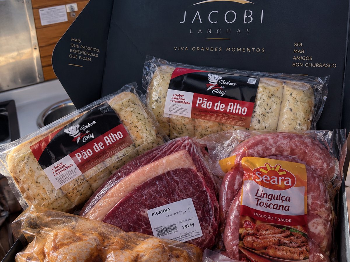 Kit Churrasco na caixa Jacobi Lanchas, com pão de alho, picanha, linguiça toscana, asa temperada e queijo coalho